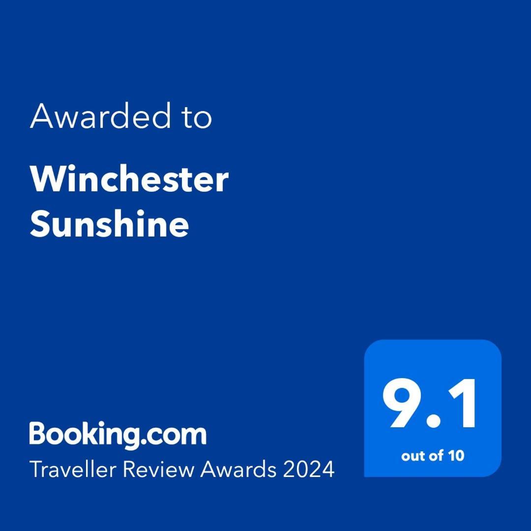 Winchester Sunshine Kingston Exterior foto